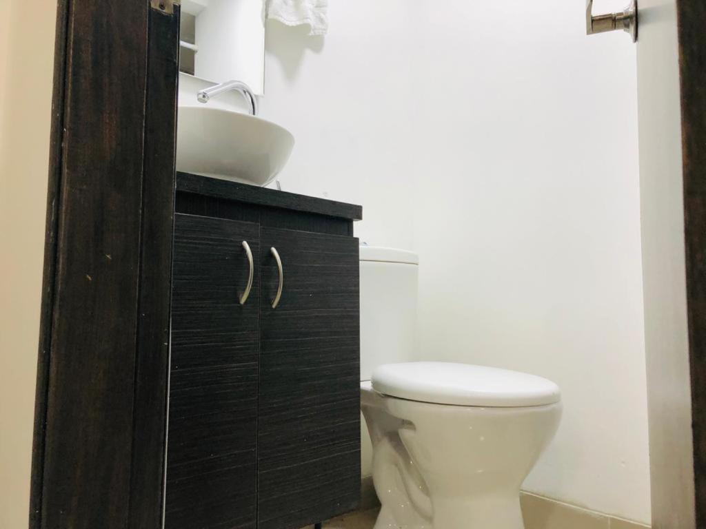 Apto Moderno En Laureles Medellin Exterior photo