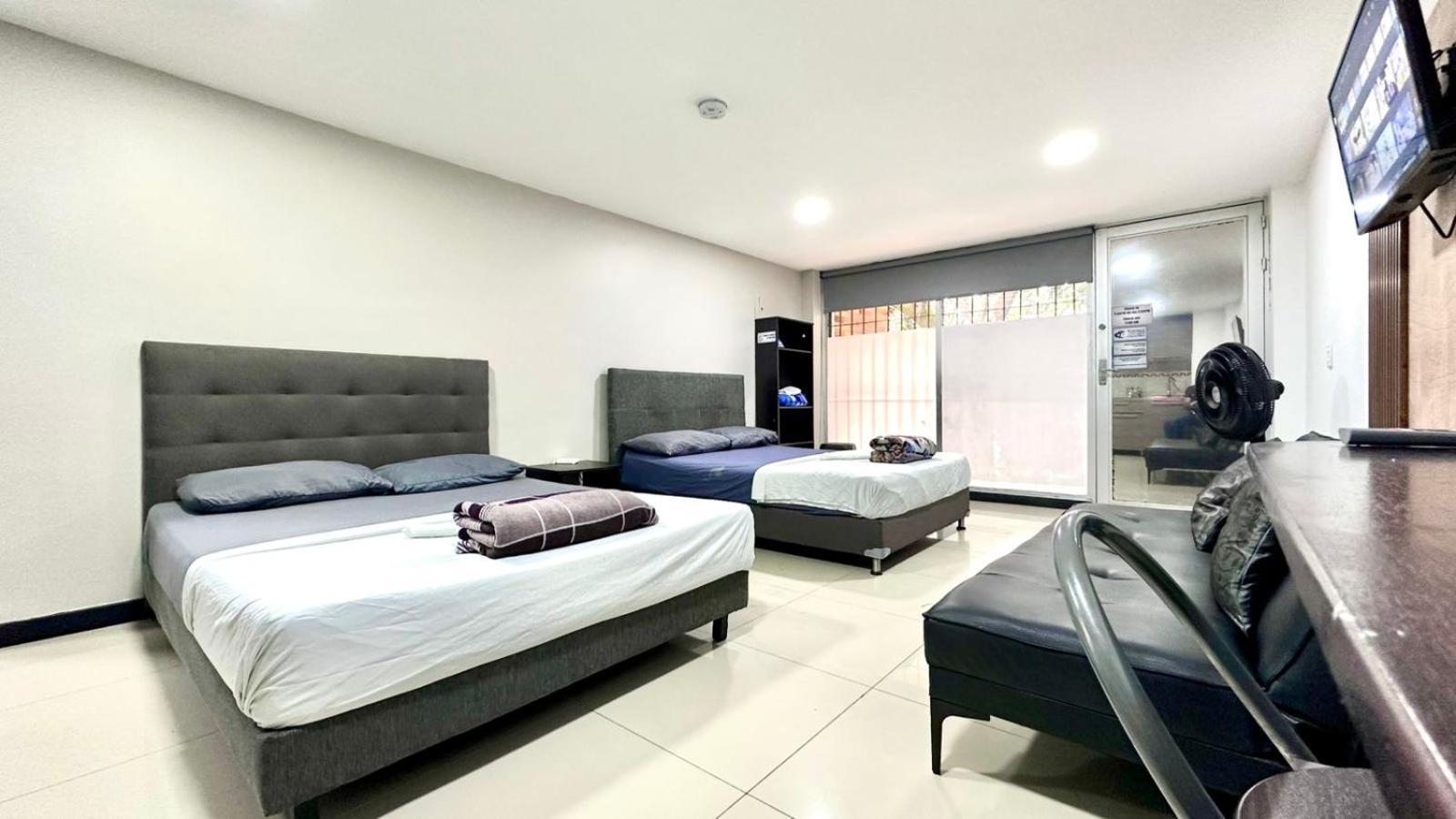 Apto Moderno En Laureles Medellin Exterior photo