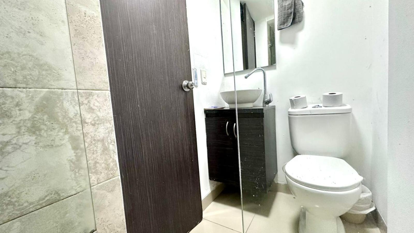 Apto Moderno En Laureles Medellin Exterior photo
